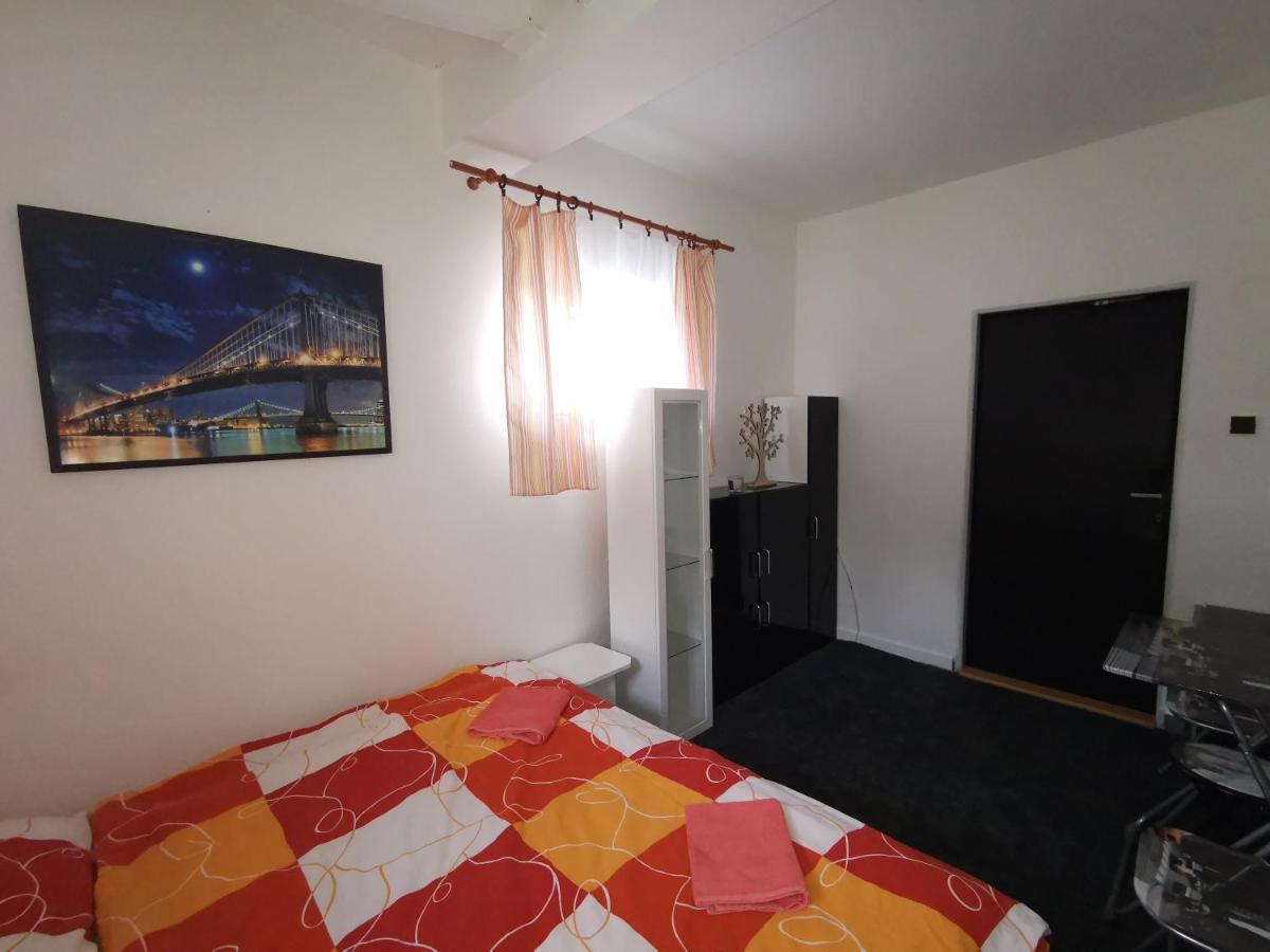 Hotel Penzion Tomy Na Pláži Frymburk Exteriér fotografie