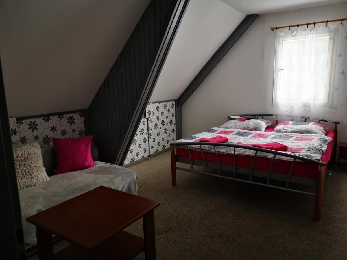 Hotel Penzion Tomy Na Pláži Frymburk Exteriér fotografie