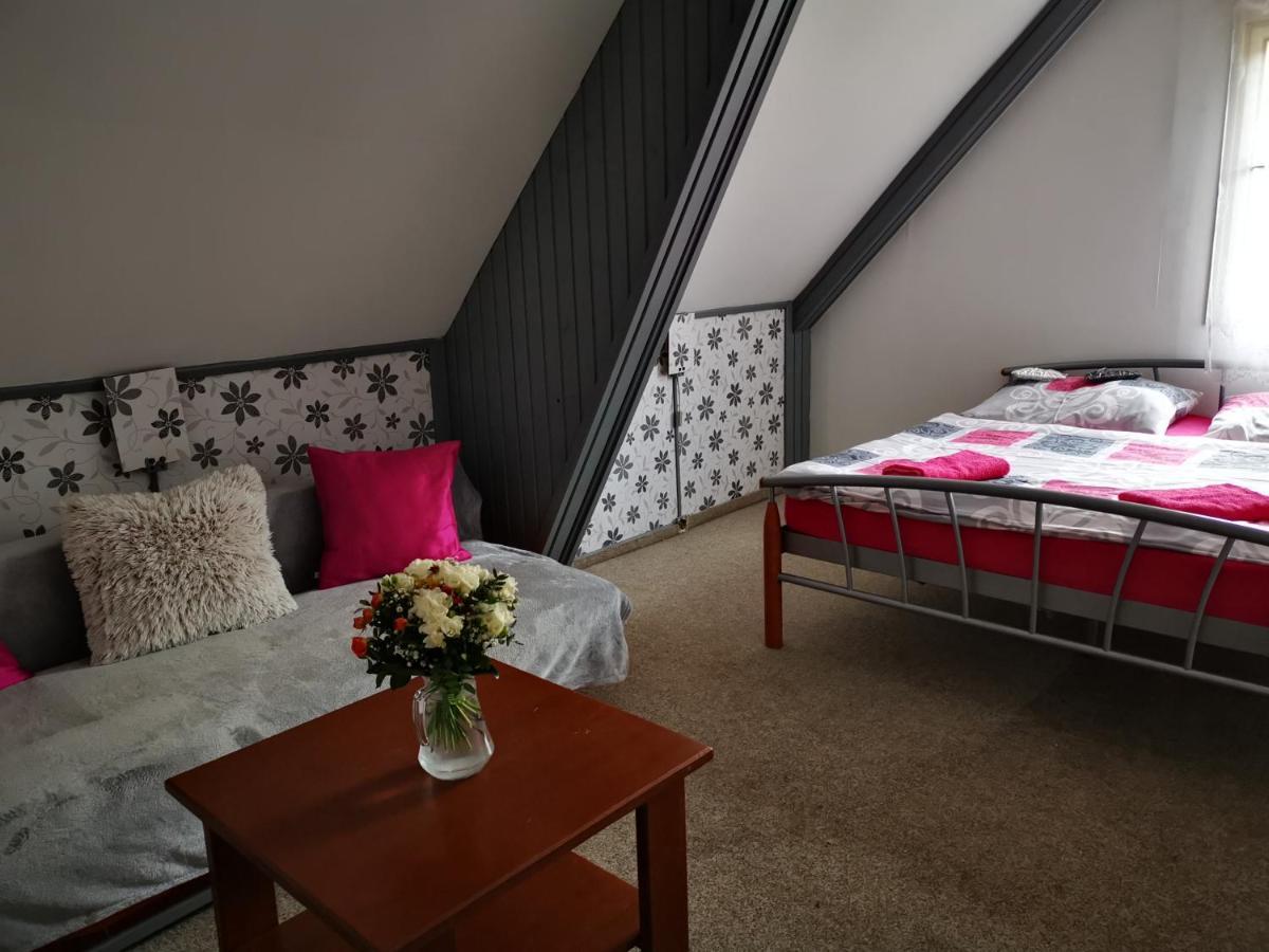 Hotel Penzion Tomy Na Pláži Frymburk Exteriér fotografie